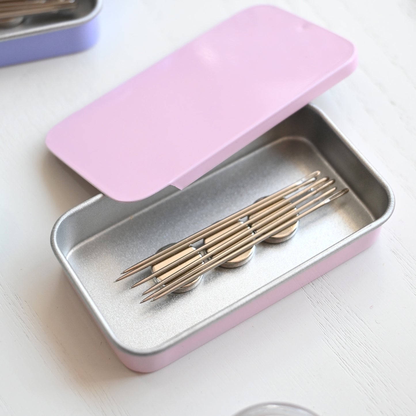 Needle Storage Tin with Needles