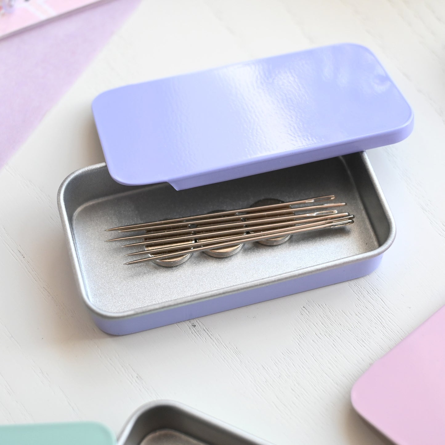 Needle Storage Tin with Needles